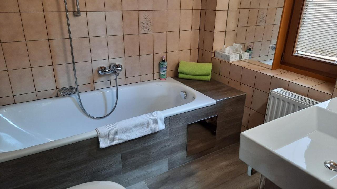 Gaestehaus Almrausch, Ferienanlage Mit Pool Нассерайт Екстер'єр фото