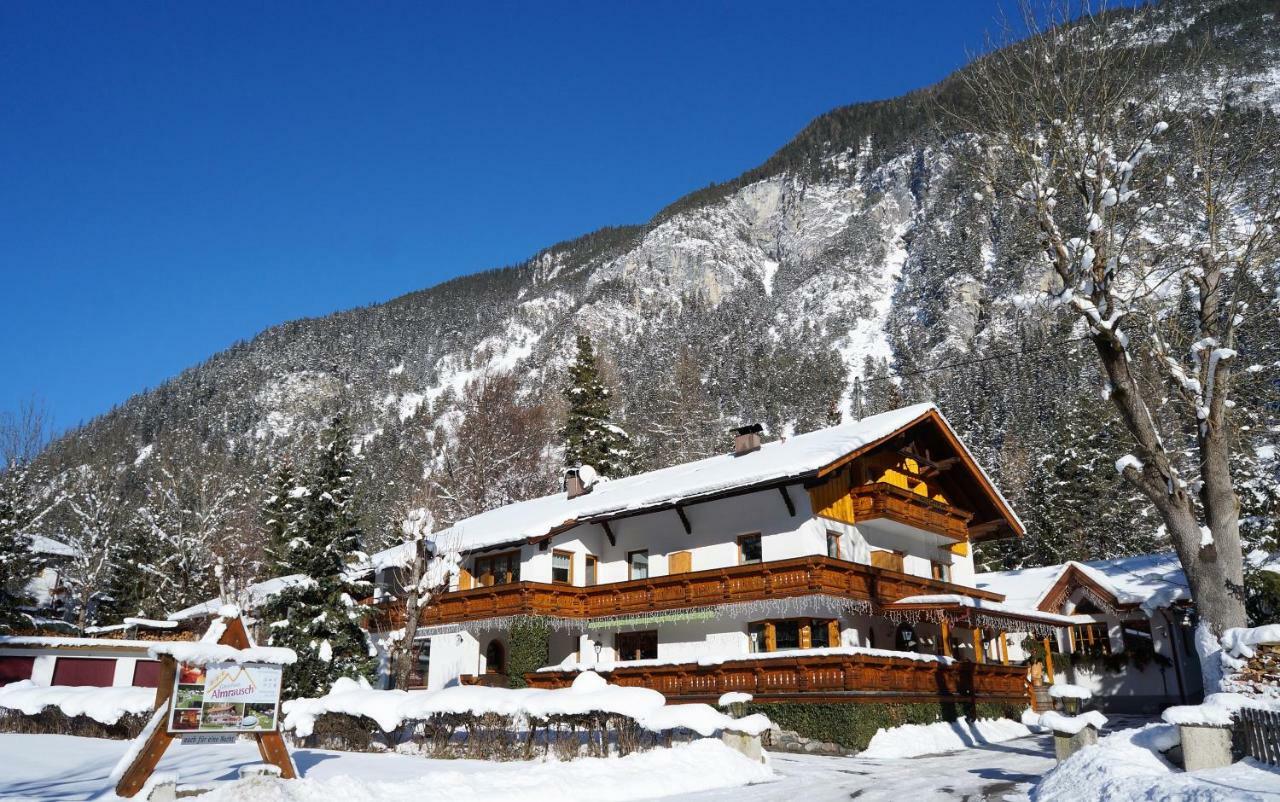 Gaestehaus Almrausch, Ferienanlage Mit Pool Нассерайт Екстер'єр фото